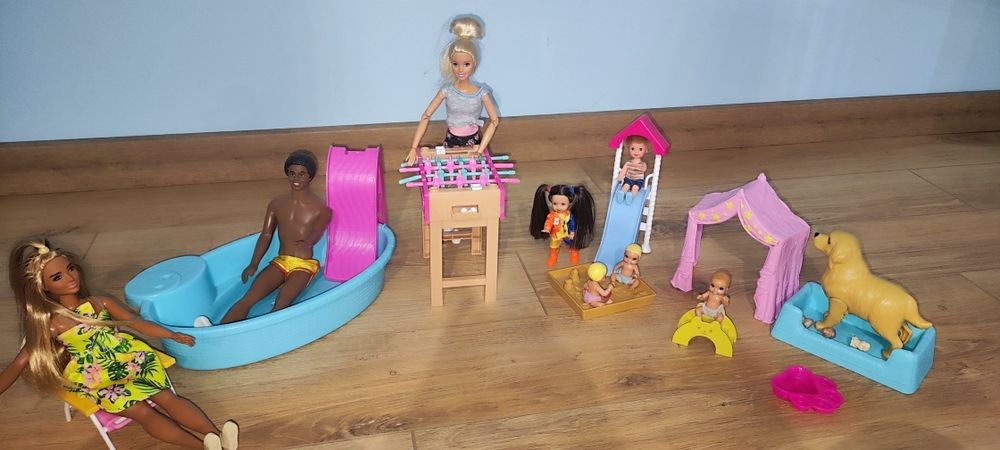 Продается мебель для кукол формате Барби Барби