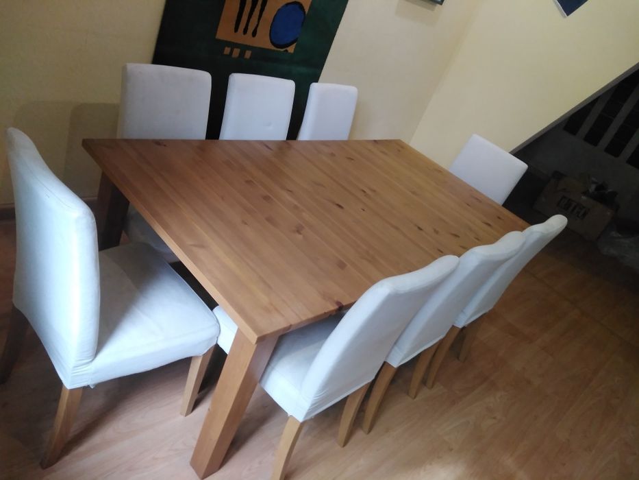 Стол обеденный с комплектом стульев.