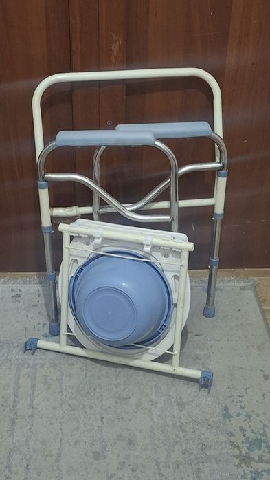 Санитарный стул туалет