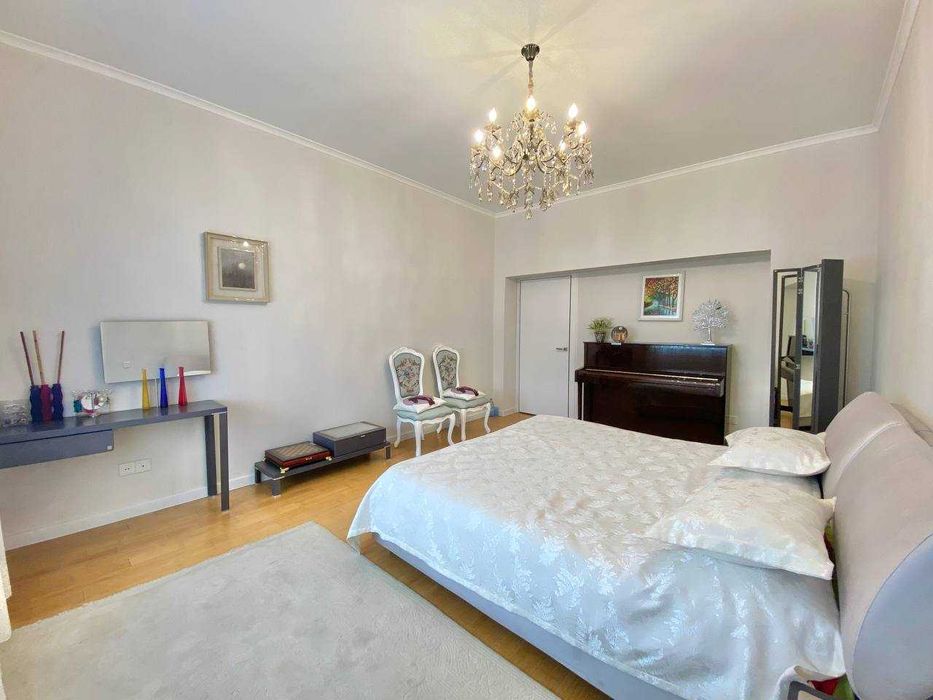 4-комнатная квартира · 130 м²