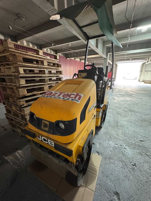 Дорожный каток JCB