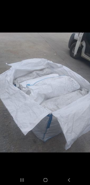 Vand saci ( pt cereale mere legume fructe depozitare  etc ) lemne foc