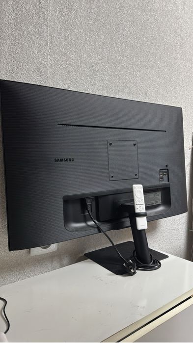 Монитор Samsung 32 дюйма 4к