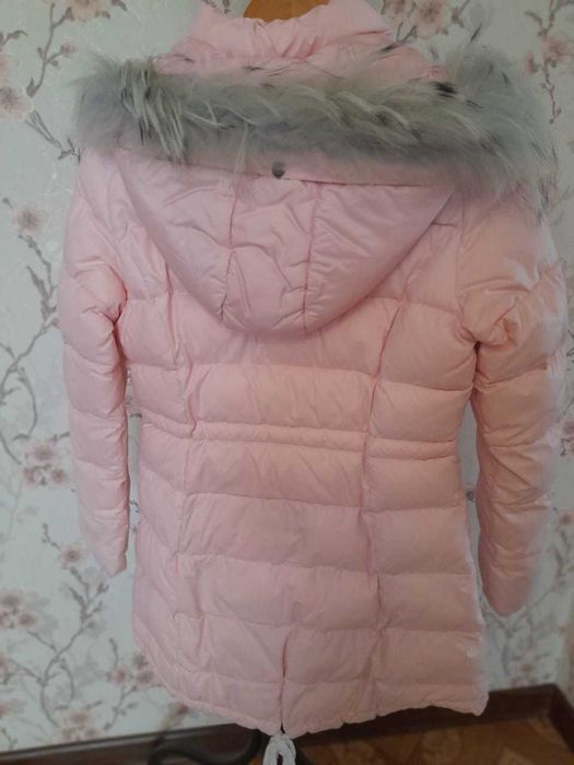 Продам зимние куртки на девочку