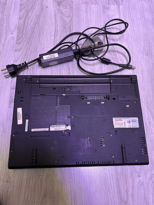 Лаптоп Lenovo ThinkPad T61 (без HDD)