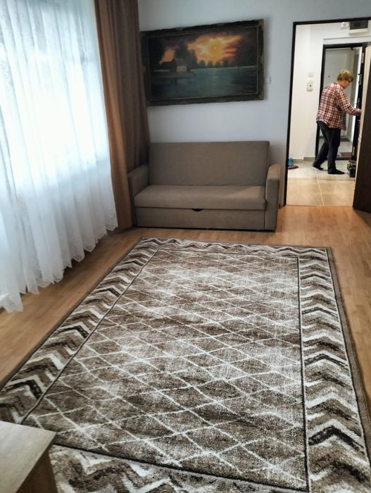 Închiriez apartament 2 camere Valea Roșie