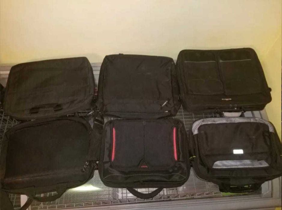 Genti laptop sau documente