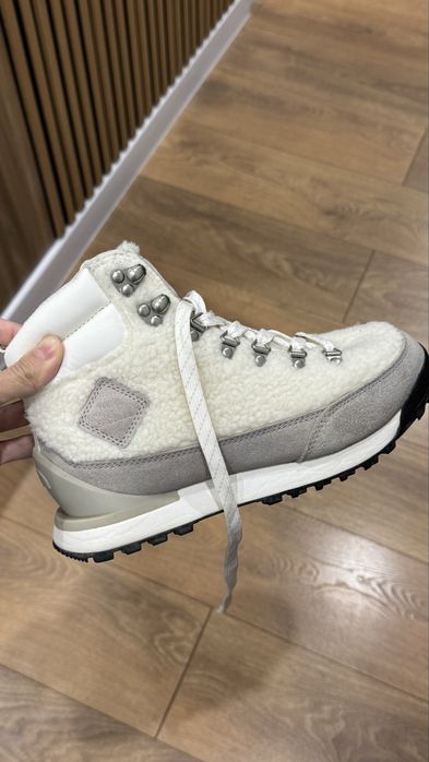 Продам ботинки The North Face