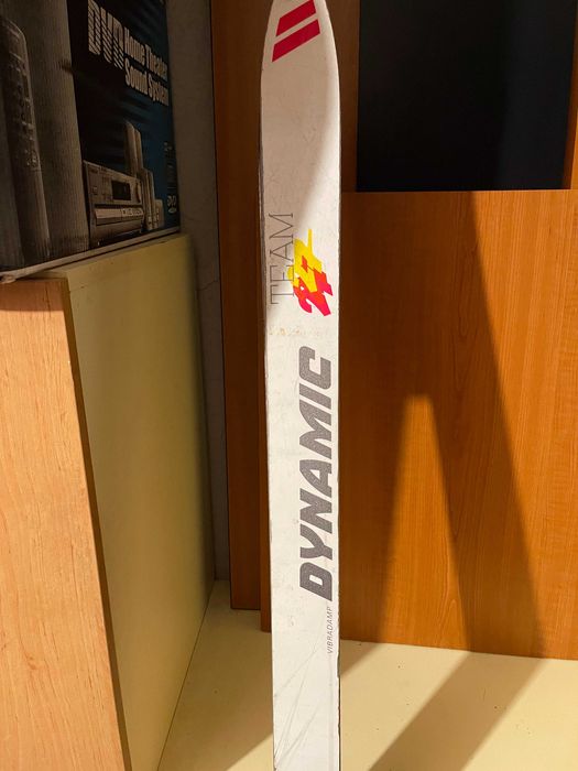 Ски с автомати, ски обувки и щеки на символични цени