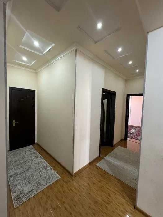 Метро беруний атрофида 3 хоналик Банковский дом