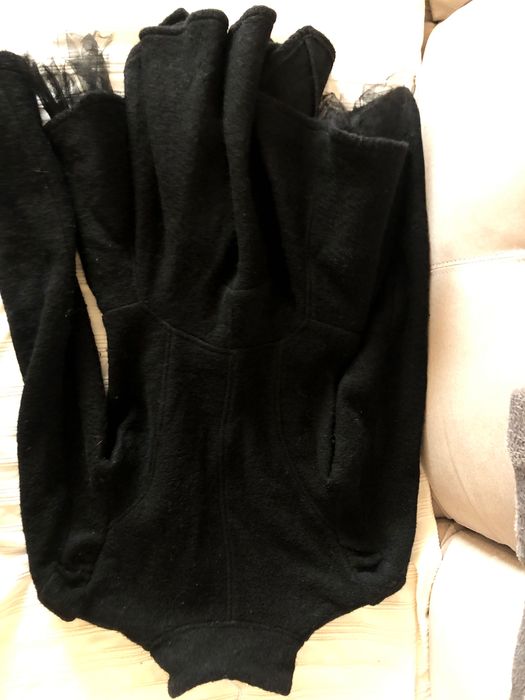 палто е много женствено и красиво