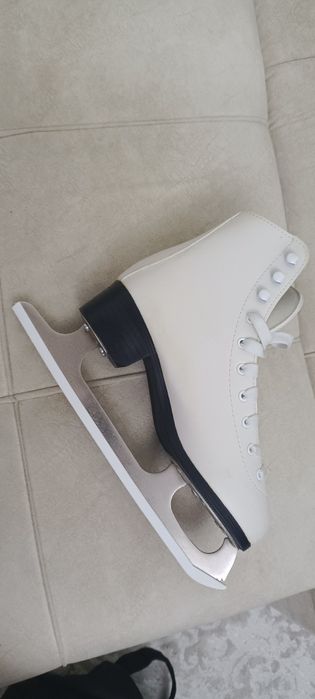 Продаётся коньки