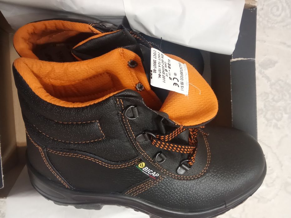 Спецодежда  продаем новый