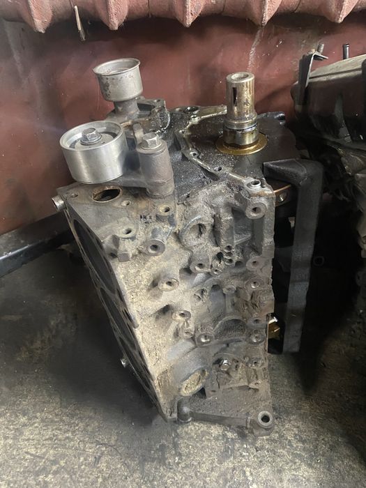 Блок 6g72 б/у стучал шатун