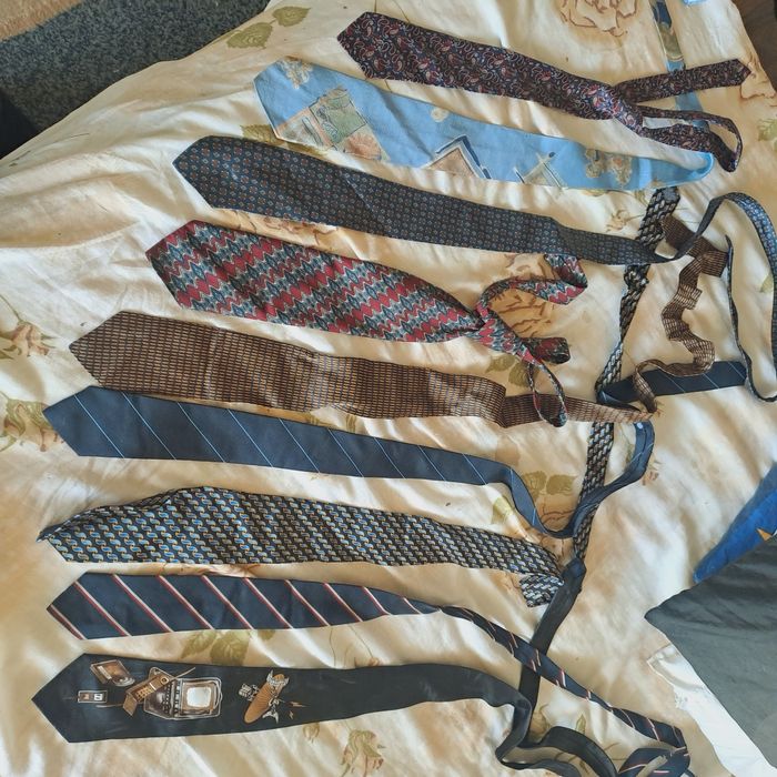 Продавам Вратовръзки