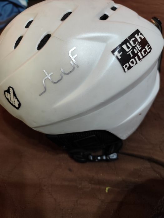 Каска М изгодно бяла