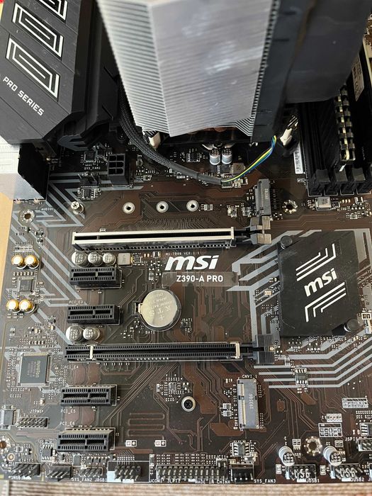 CPU Intel i7 9700KF, Fan, Motherboard MSI z390 A-PRO, RAM 32GB DDR4