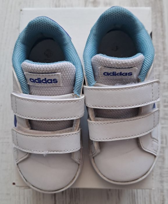 Adidas mărimea 22