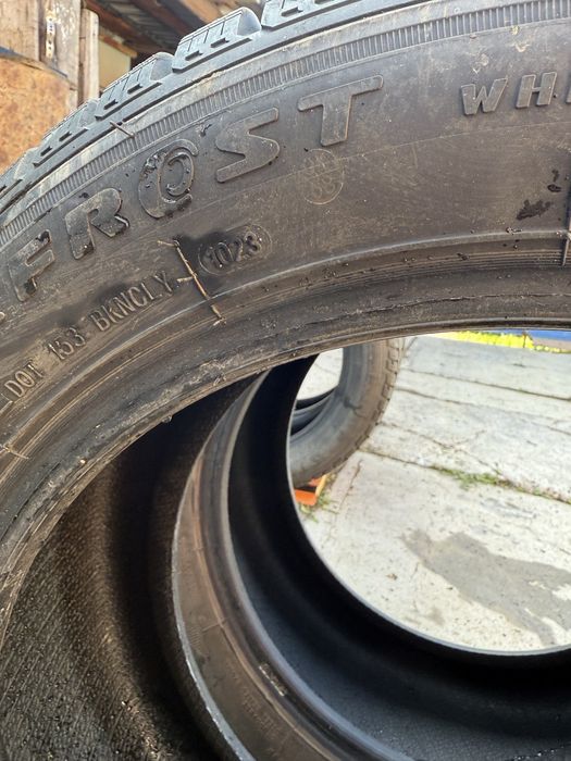 Продам резину 215 /55 /17