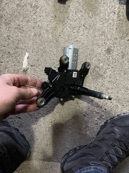 Motoras stergator haion Dacia Duster