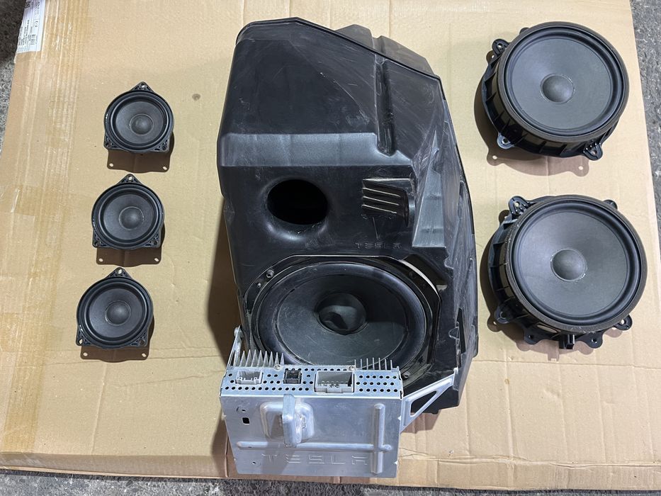 Boxa / Boxe / Subwoofer / Amplificator Tesla Model 3