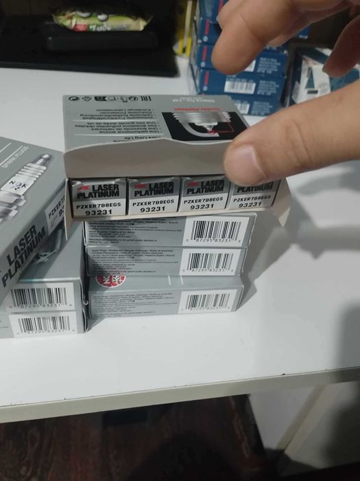Запалителна свещ NGK Laser Platinum 93231 70 лв за 1 пакет, имам 7.