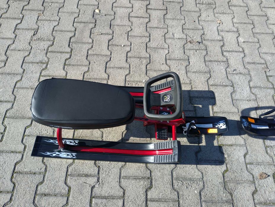 MONI Шейна чук и гек СНЕЖКО