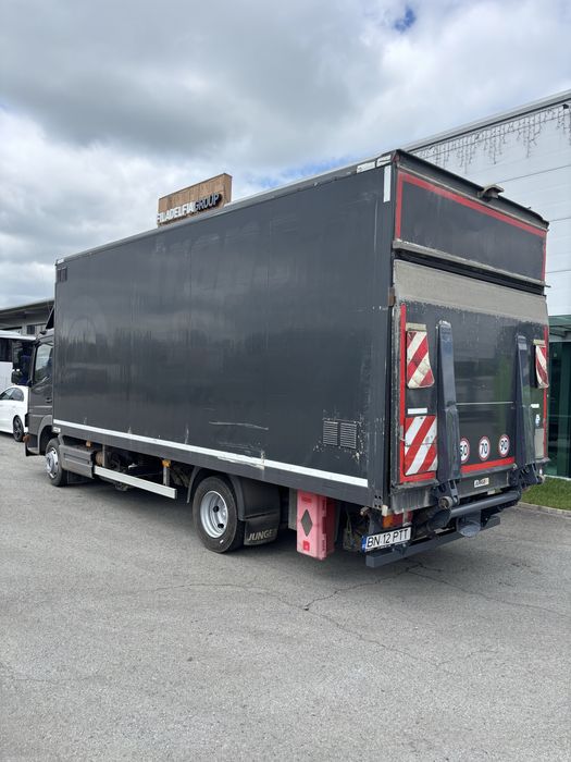 Mercedes Atego 822 cu lift hidraulic