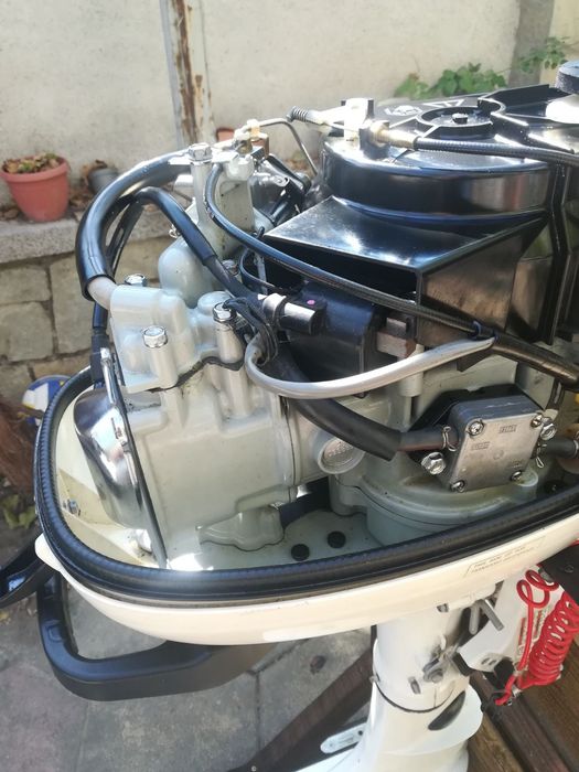 Извънбордов двигател четиритактов