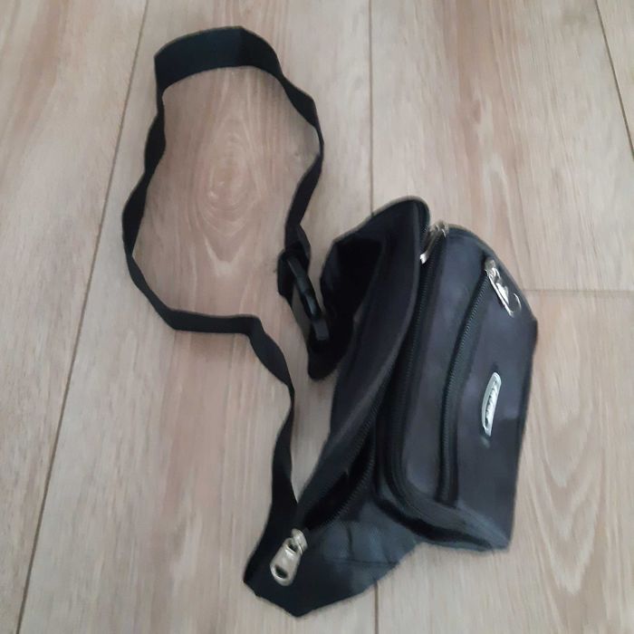 borseta neagra de mijloc pentru barbati