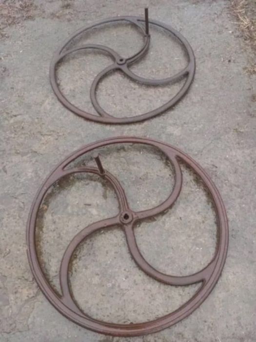 Vând roți din fontă