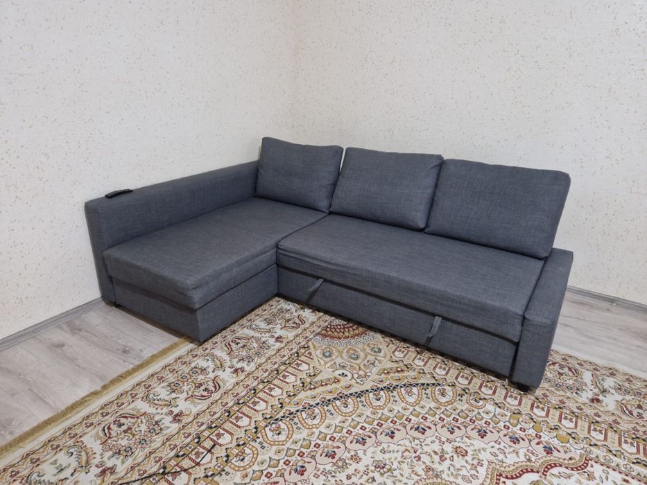 Диван раскладной в сером цвете