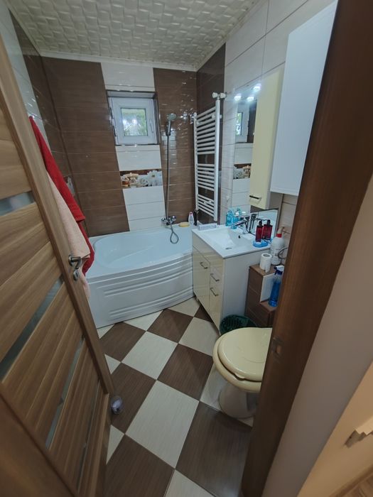 De închiriat apartament 2 camere