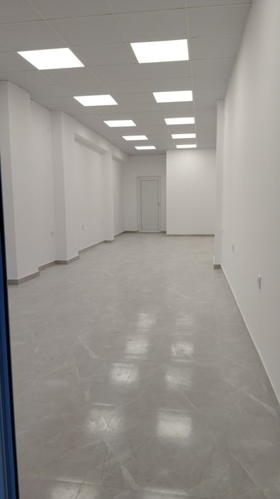 Дава се под наем Магазин в Казанлък - 60 кв.м за 698.19 € - Снимка #1