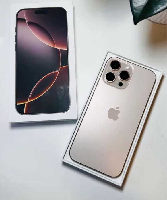 Продам айфон 16 про макс или обменяю на айфон 17 про с мой доплатой