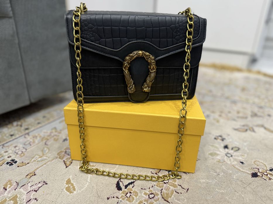 Продам сумки дешева