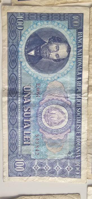 Vand bacnote  100 lei