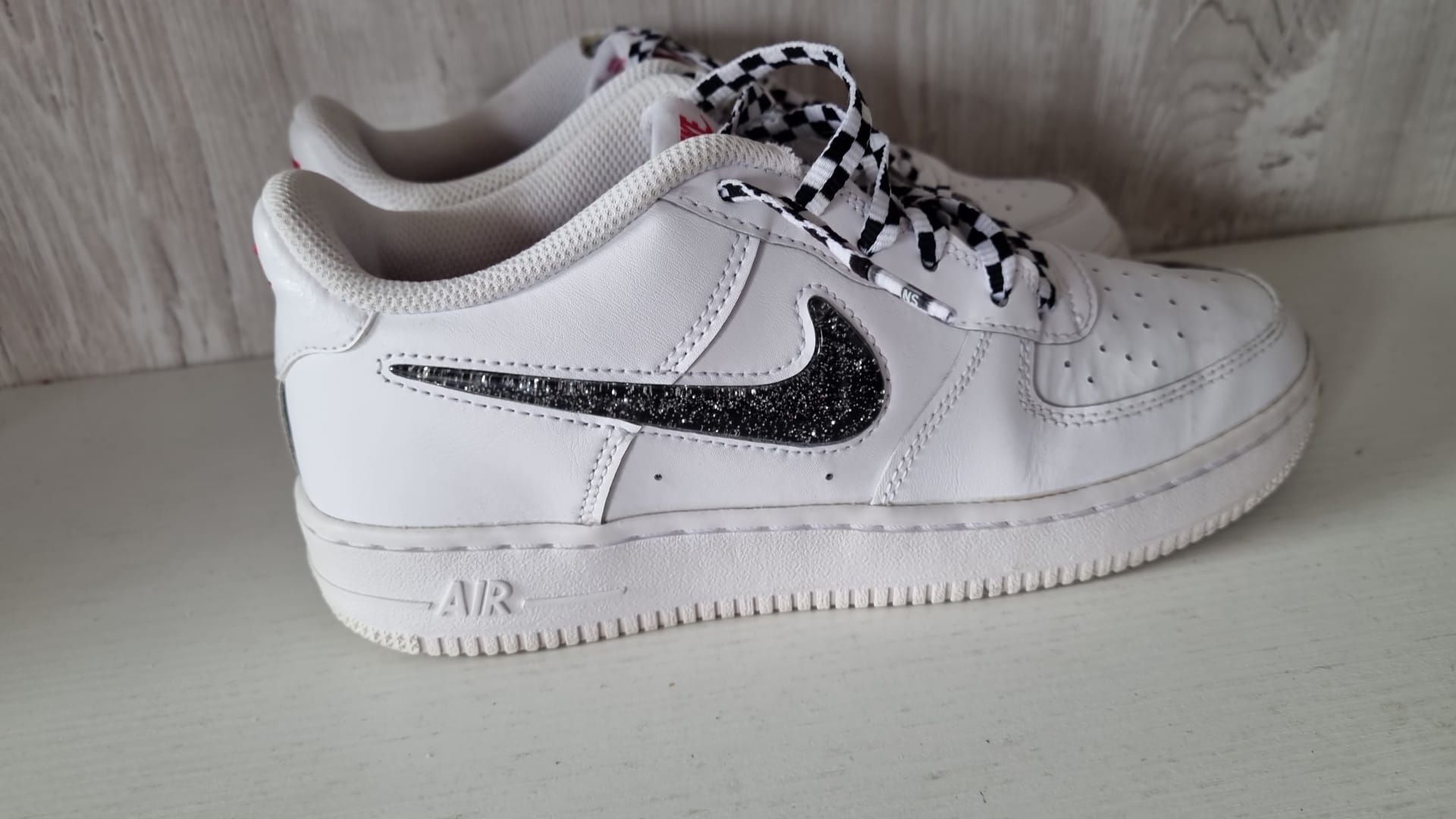 Nike Air Force 1 LV8 Ho21 GG marime 38 Craiova OLX.ro