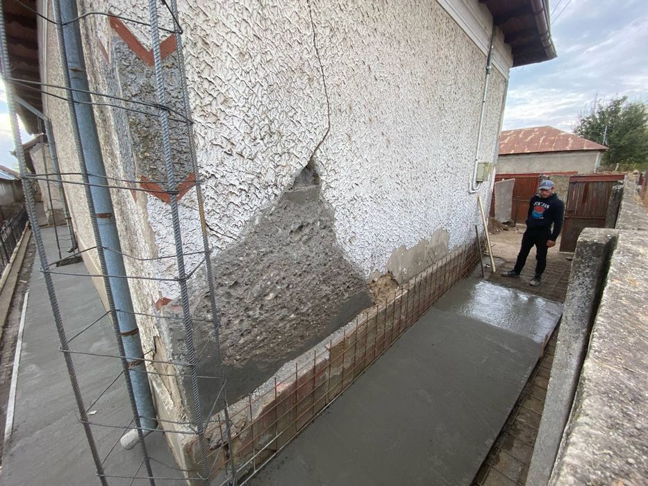 Meseriaș | Amenajări Interioare Exterioare  | Zugrăveli  |  Renovări