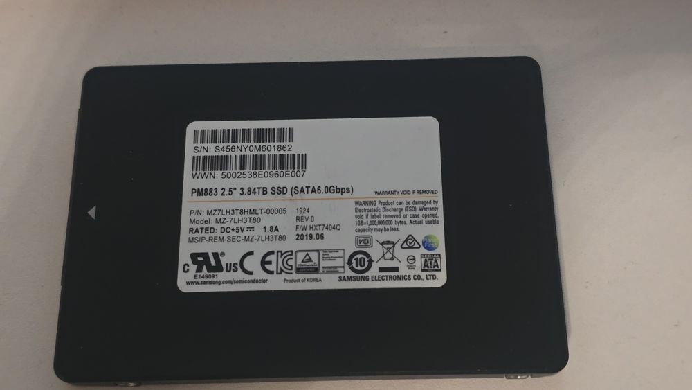 Samsung 3.8 4TB PM883 2.5" SSD SATA 6.0Gbps