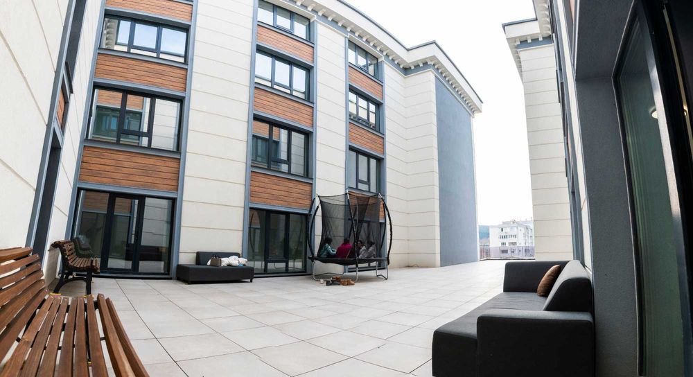 Двустаен апартамент за нощувки Panagyurishte Apartment | Топ локация | Ритейл парк Панагюрище | Близо до Уни Хоспитал