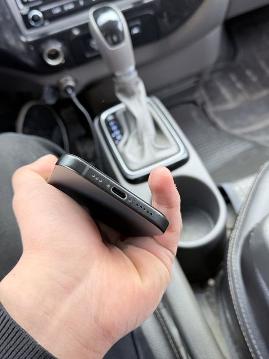 Продам 15 айфон Срочно!