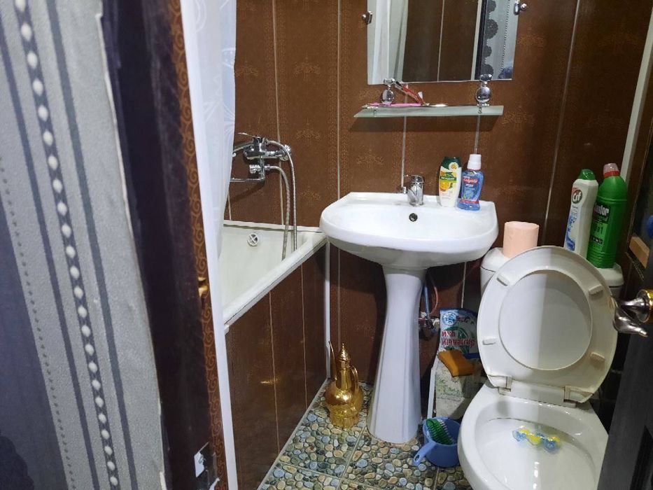 Сдается 1 комнатная квартира 
С обстановкой
В горде Алмалыке