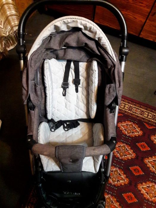 Продаю коляску в отличном состоянии