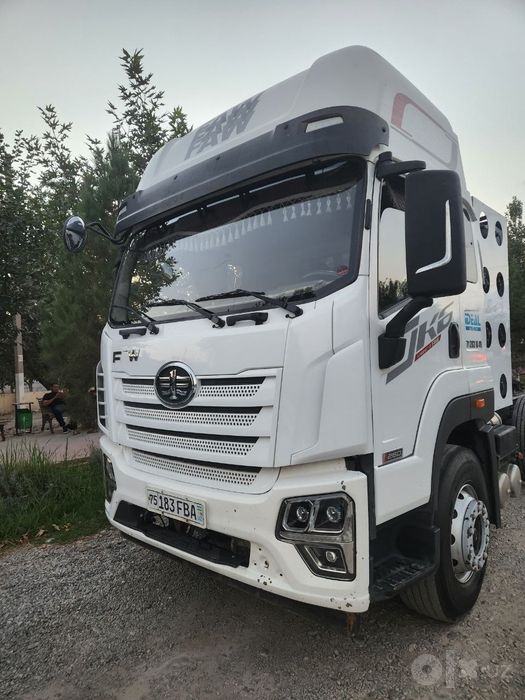 FAW Тягач Сотилади
 Йили: 2022