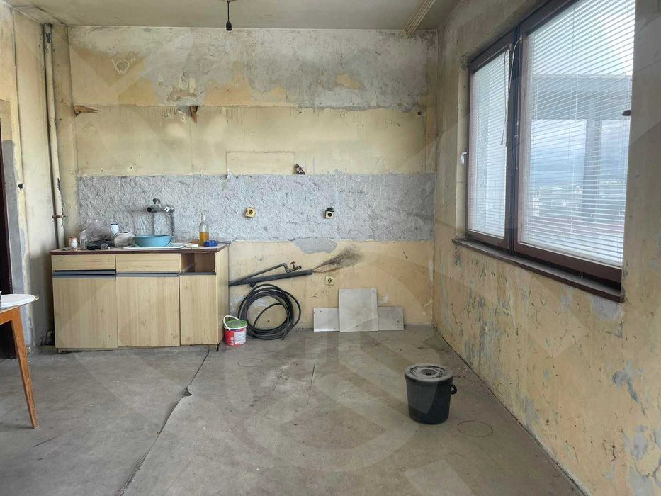 Продава се Тристаен апартамент в Пловдив, Кючук Париж - 86 кв.м за 1140 €/кв.м - Снимка #1