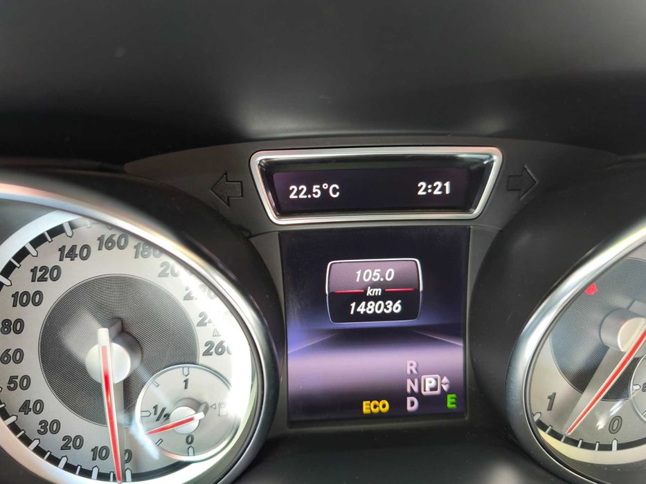 Продавам Mercedes-Benz CLA 200 в перфектно състояние!