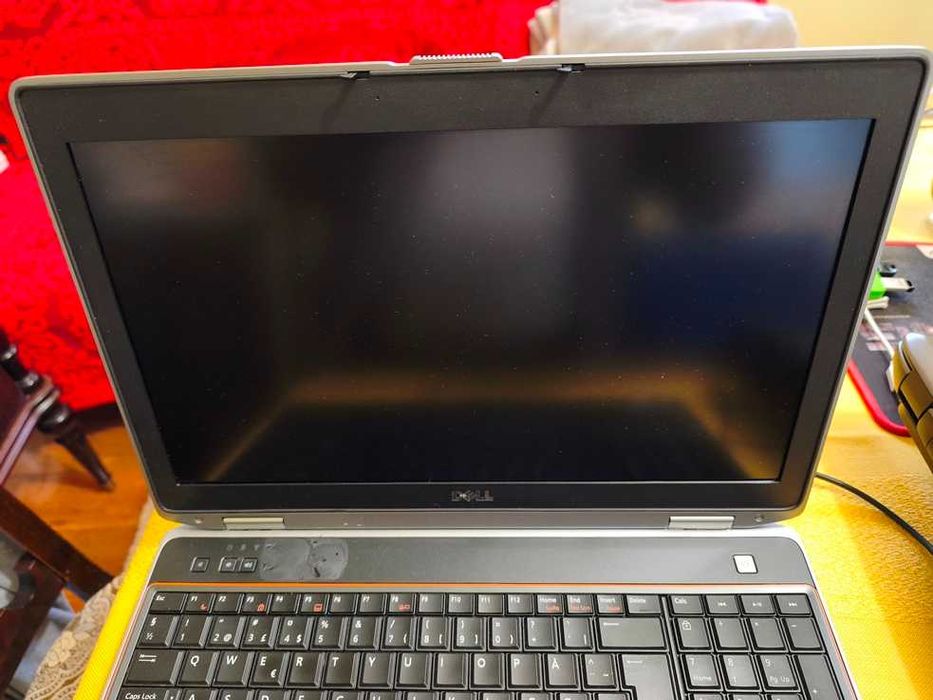 Vand  Dell Latitude E6520  display  15,6 inch , procesor i5-2520m