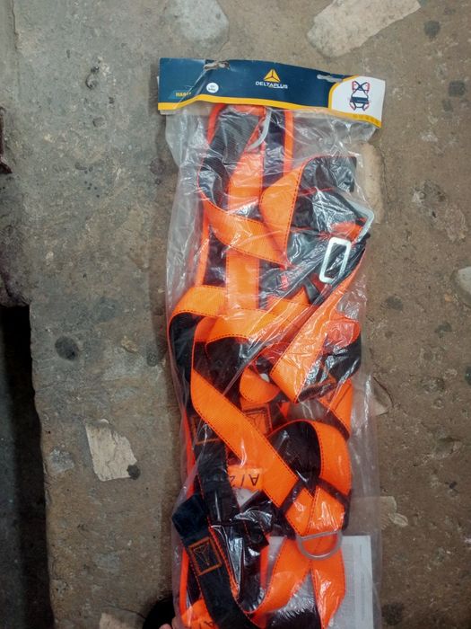 Страховочная привязь.