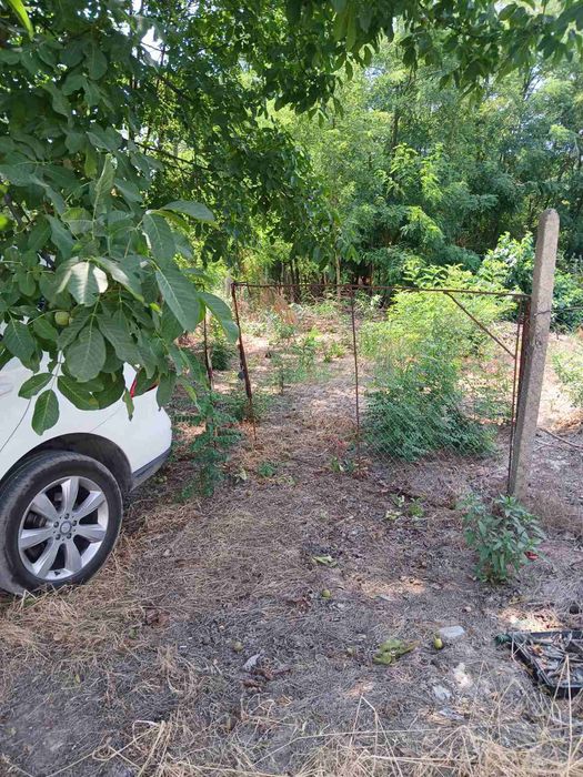 Парцел с УПИ и скица виза 2487кв.м.